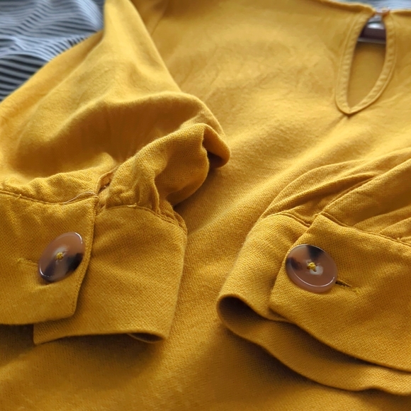 Dynamite mustard blouse XS - Picture 5 of 6